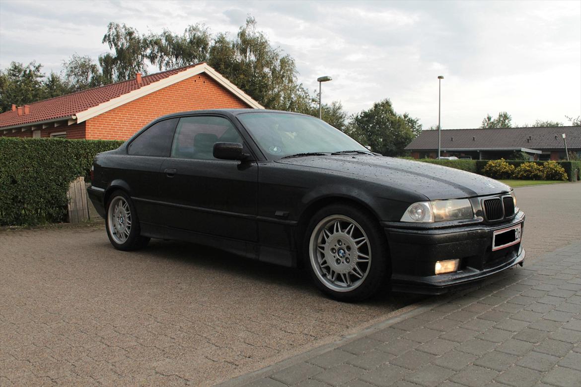 BMW 320i coupe "SOLGT" billede 3