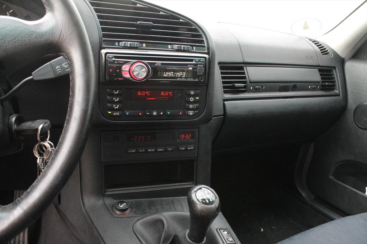 BMW 320i coupe "SOLGT" billede 7