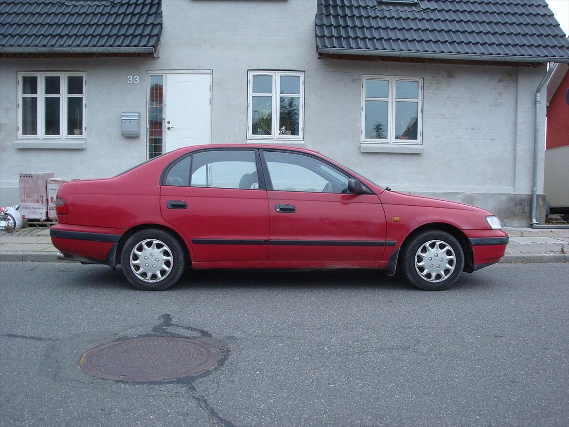 Toyota Carina E 2.0 SLI billede 1