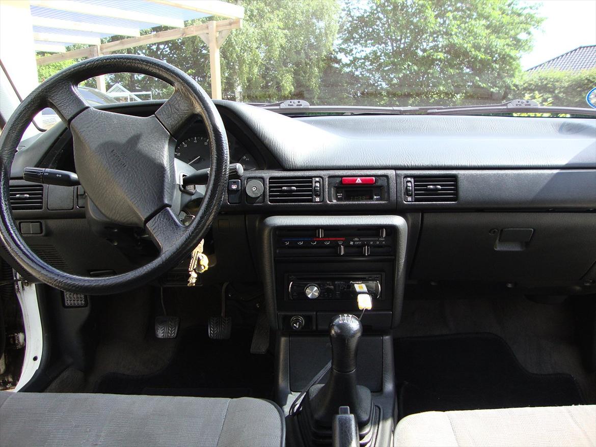 Mazda 323 1,6 Solgt billede 10