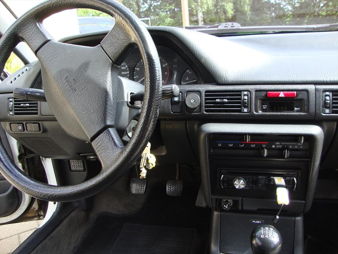 Mazda 323 1,6 Solgt billede 11