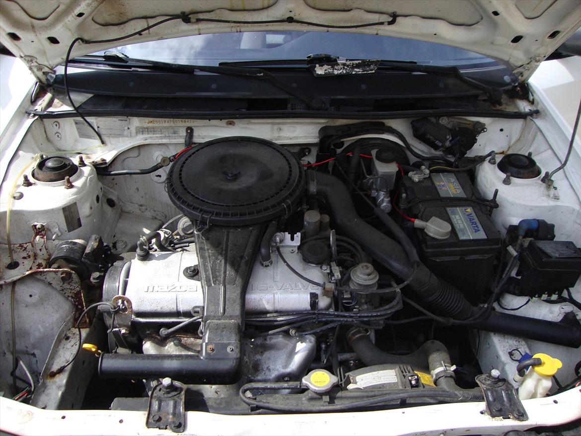 Mazda 323 1,6 Solgt billede 12