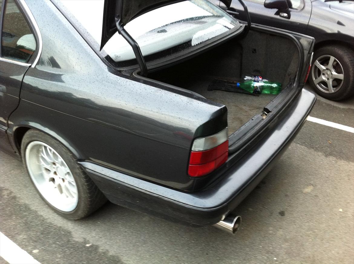 BMW E34 520i "SOLGT" billede 4