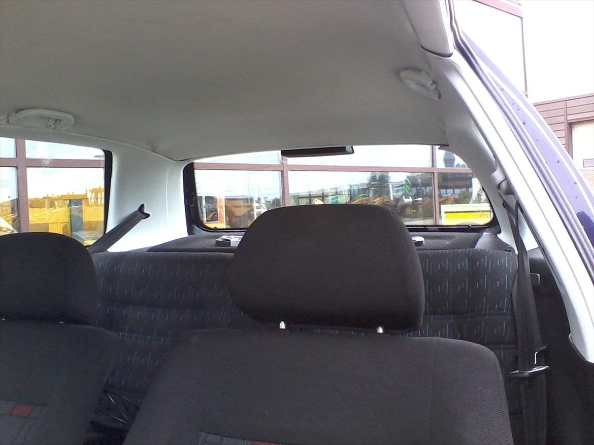 VW Golf III 1.9 TDI Highline *SOLGT* - Betrukket loft, og alt andet plastik malet hvidt! billede 5