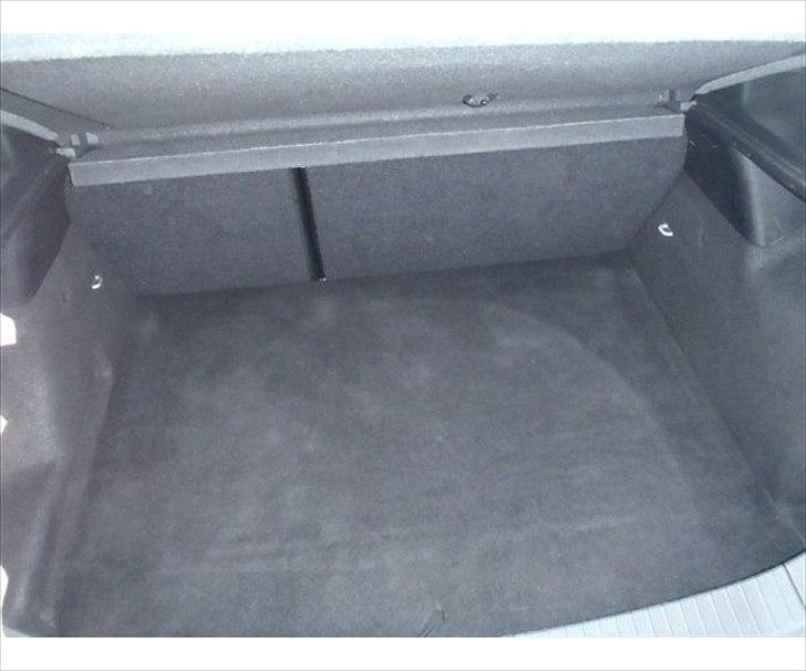 Seat leon cupra 2,8 24v 4x4  - der er god plads til dåse øl :-) billede 4