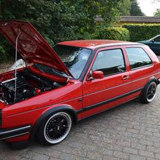 VW Vw golf 2 Gti 16v Black & Red