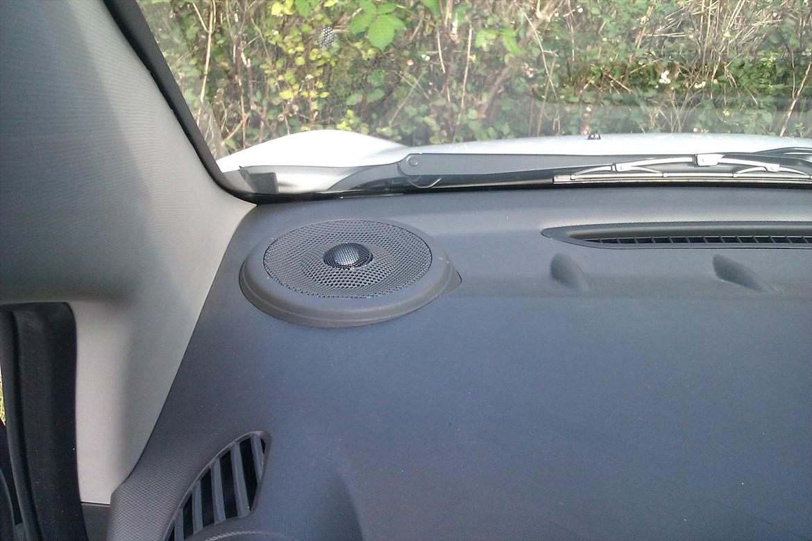 Chevrolet Spark life + - Lidt ændring på indersiden af højtalerskjulerne og de nye enheder kunne være der.  billede 4