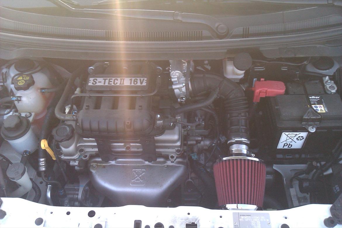 Chevrolet Spark life + - så kom der sportsluftfilter i bilen som gir en hel del lyd frem for original filteret. billede 6