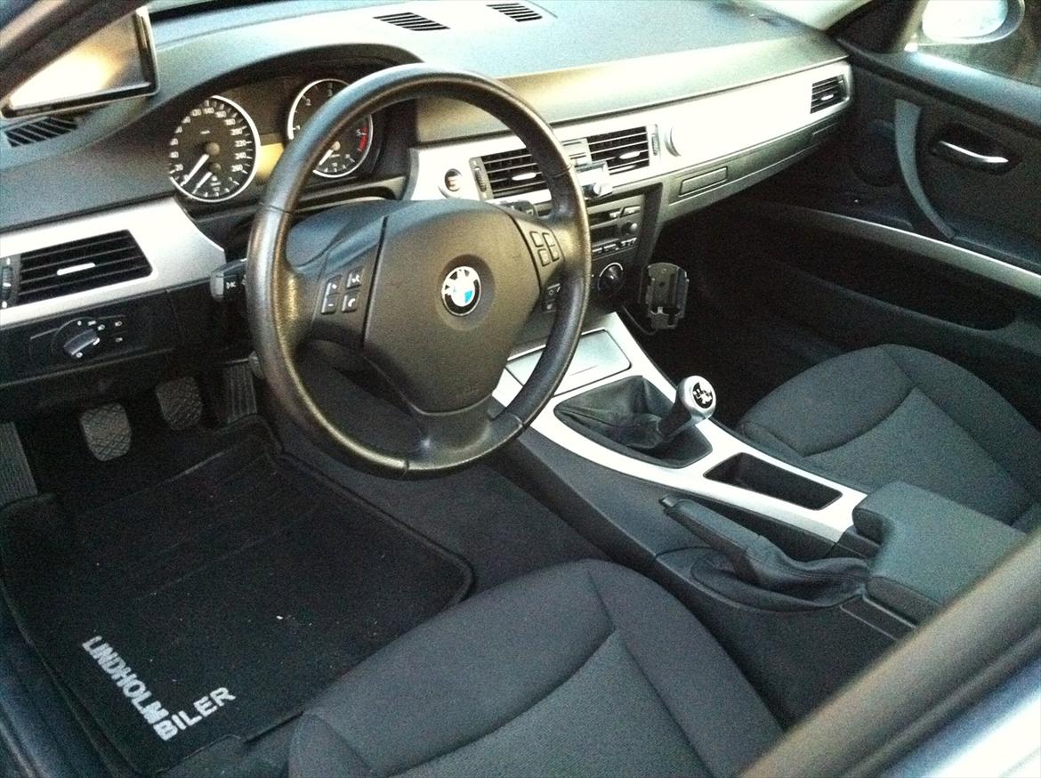 BMW 320d Touring E91 *solgt* billede 11