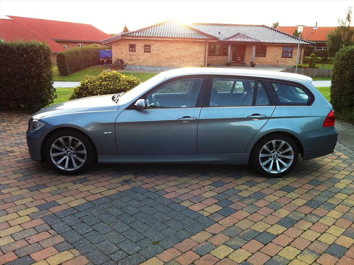 BMW 320d Touring E91 *solgt* billede 16
