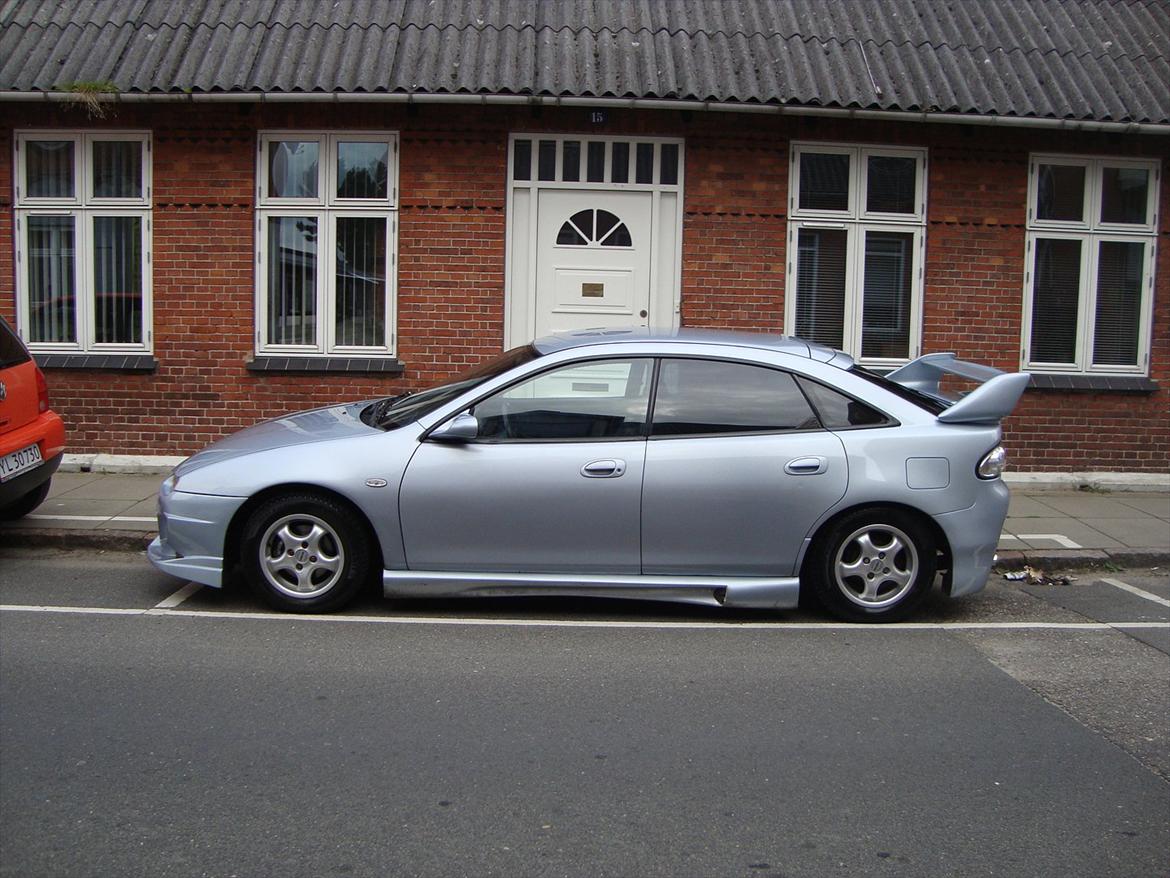 Mazda 323F BA 1,8L billede 1