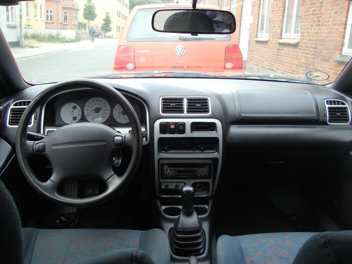 Mazda 323F BA 1,8L billede 6