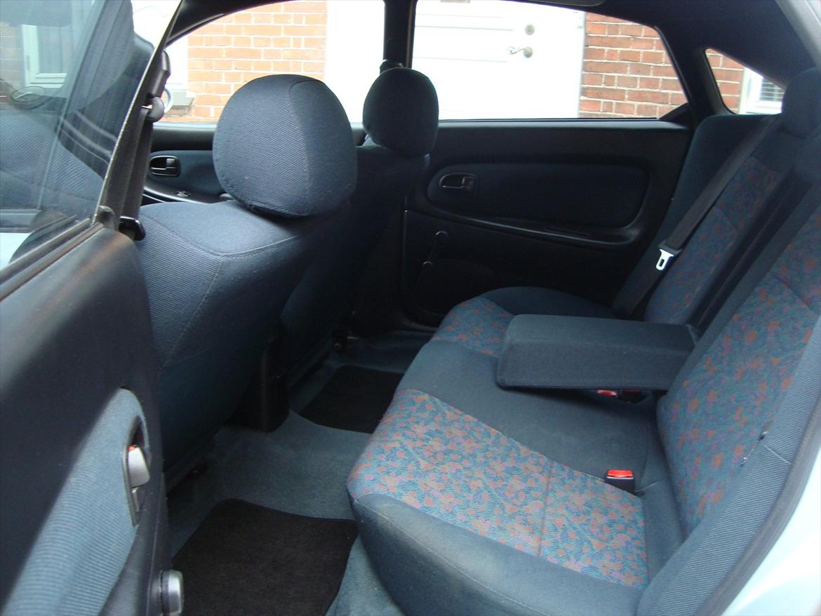 Mazda 323F BA 1,8L billede 8