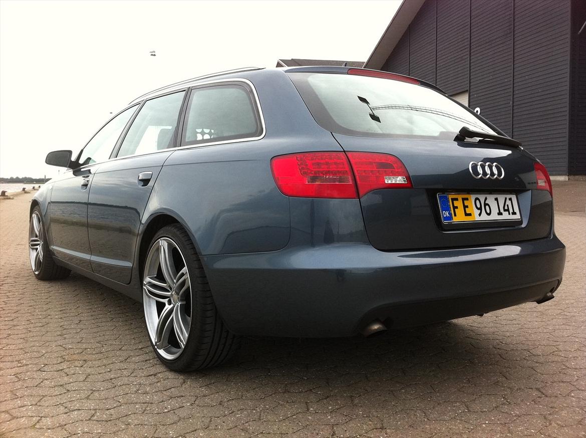 Audi A6 2,7 TDI S-Line *Solgt* - En udtødning i hver side, sådan skal det bare være på en bil med V motor. billede 5