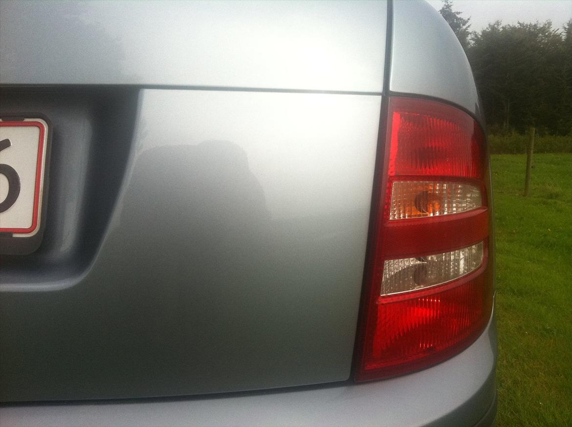 Skoda Fabia Sedan - Fabia embelm fjernet.  billede 12