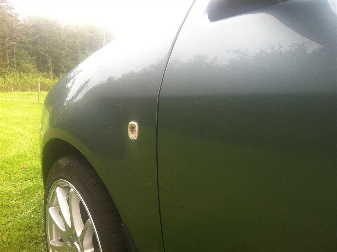 Skoda Fabia Sedan - Emblem over blinklys fjernet.  billede 13