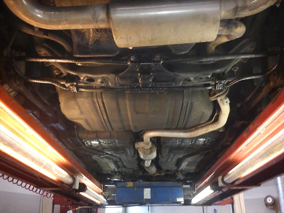 Mazda 323F BA 1,8L - 0 rust. billede 13