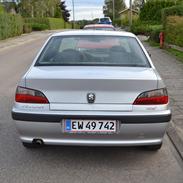 Peugeot 406