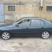 Toyota Carina e 1.6