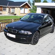 BMW 323i
