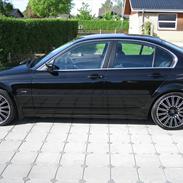 BMW 323i
