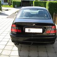 BMW 323i