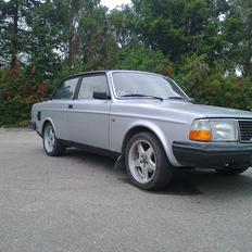 Volvo  242