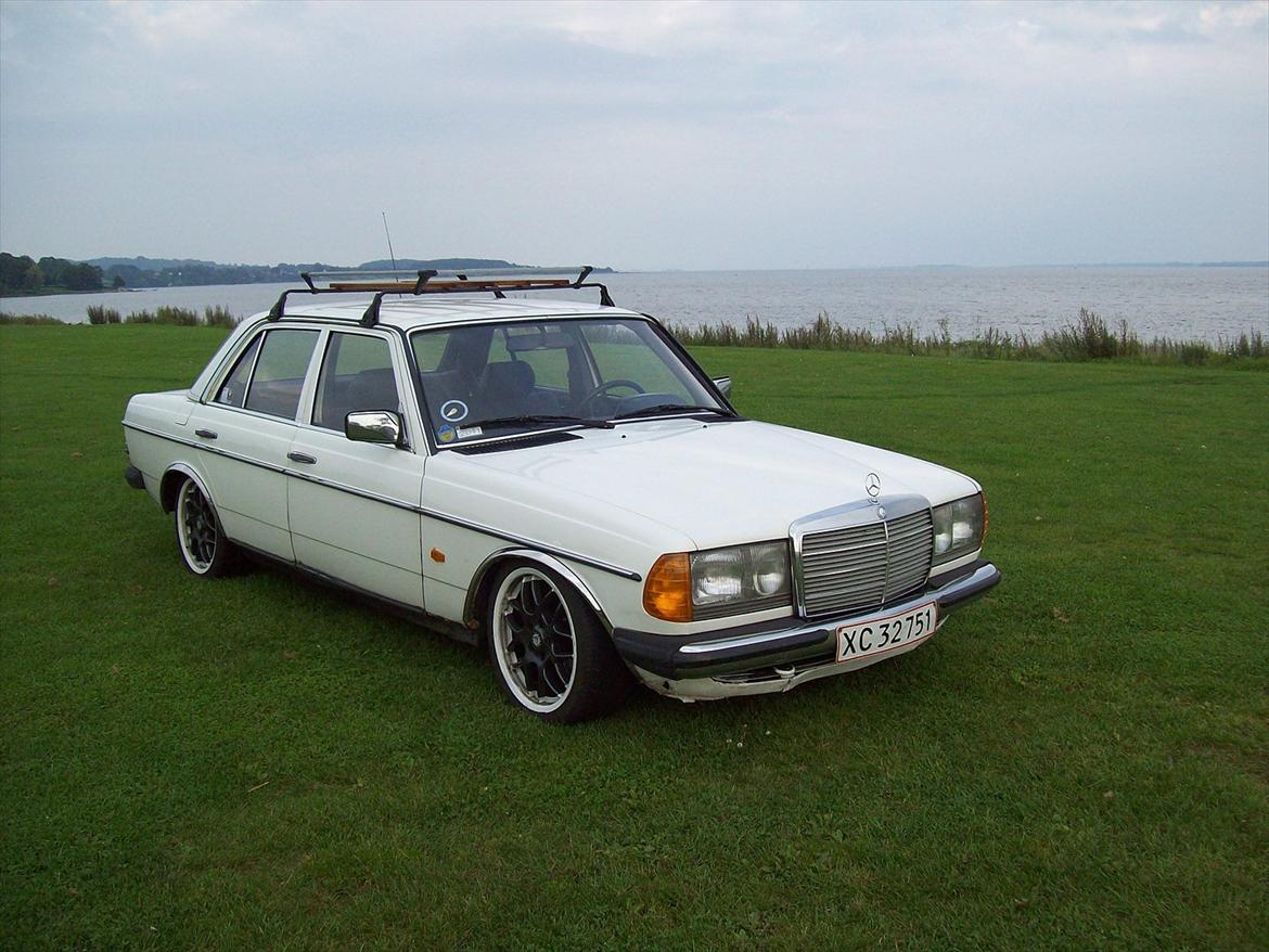 Mercedes Benz W123 230E billede 3