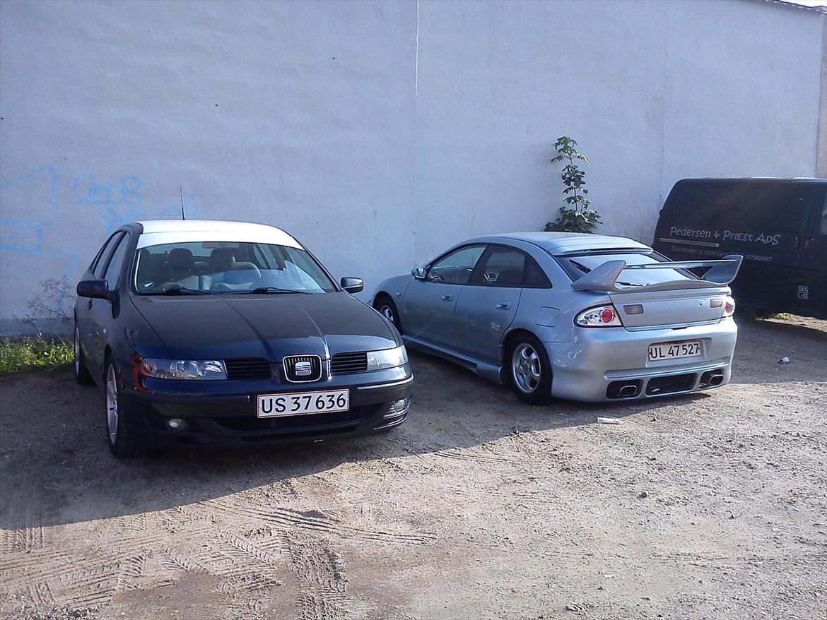 Seat Leon TDI Signo - Begge biler samlet billede 9