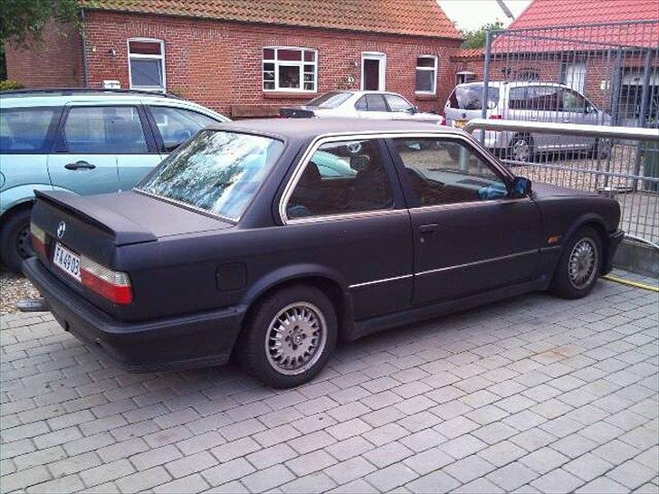 BMW E30 328i m52 billede 1