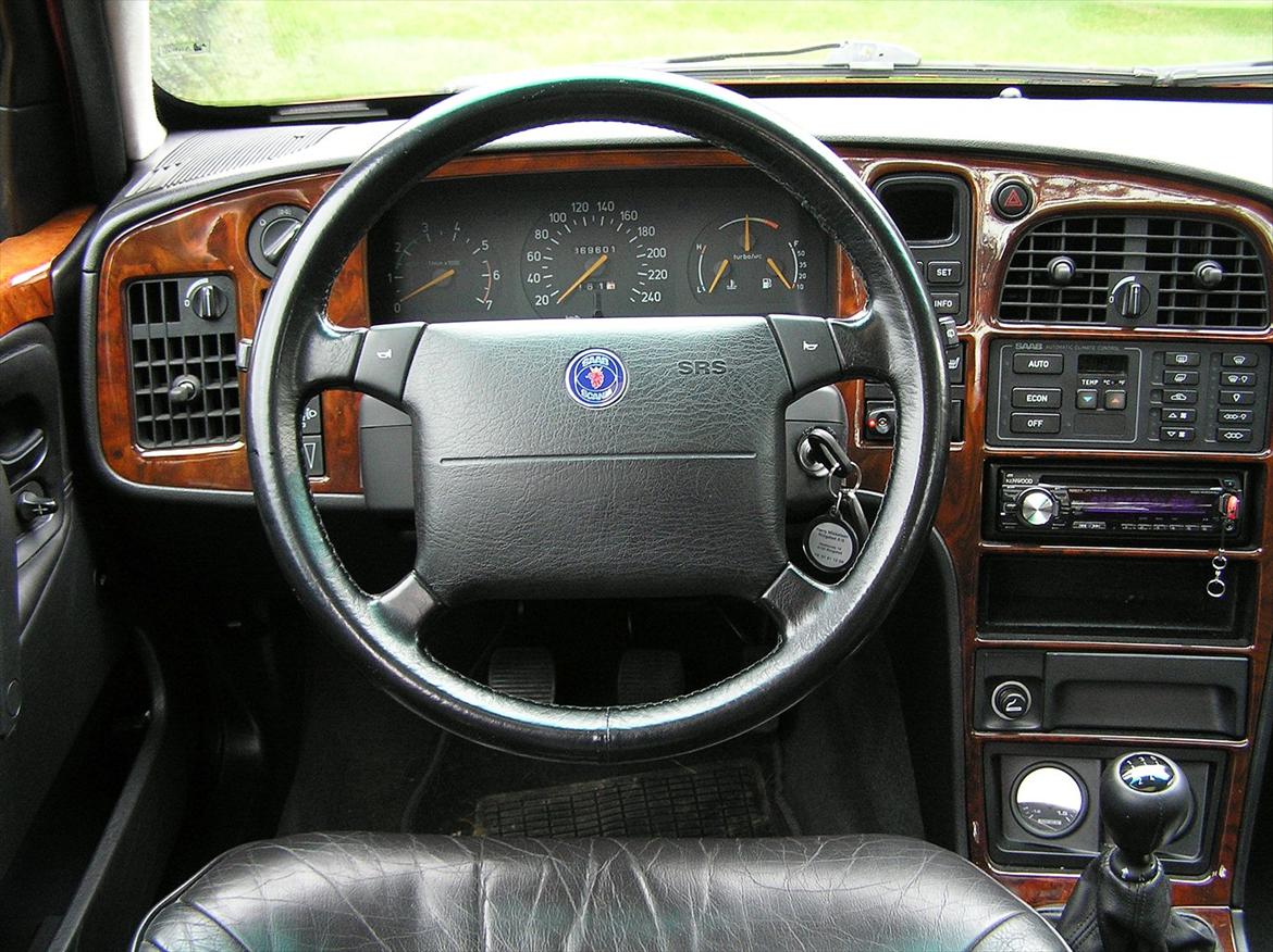 Saab 9000 Aero - Så kom træstuen sgu i :-)
Bemærk: Lavet af ægte californisk valnød! billede 19