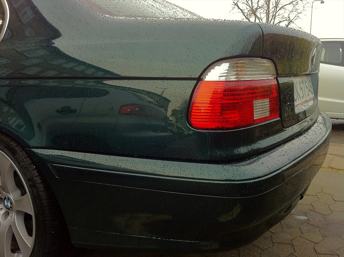 BMW E39 523i - I regnvejr, Læg mærke til lakken, vandet praller a..! billede 15