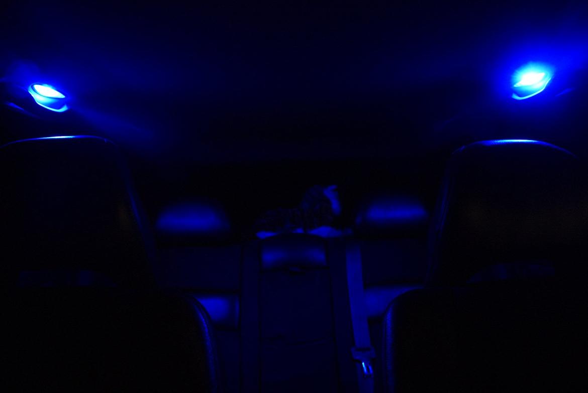 Volvo V40 1,8 16v (SOLGT) - Med blå lys i kabinen billede 18