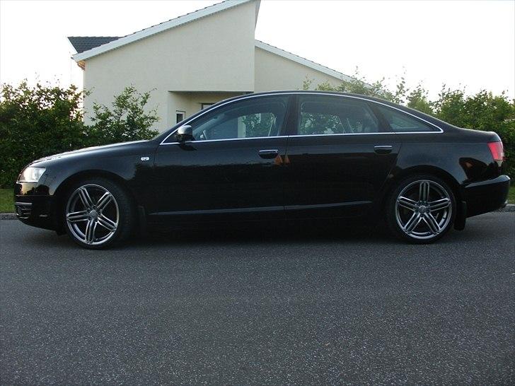 Audi A6 2,4 V6 Multitr.Limo billede 1