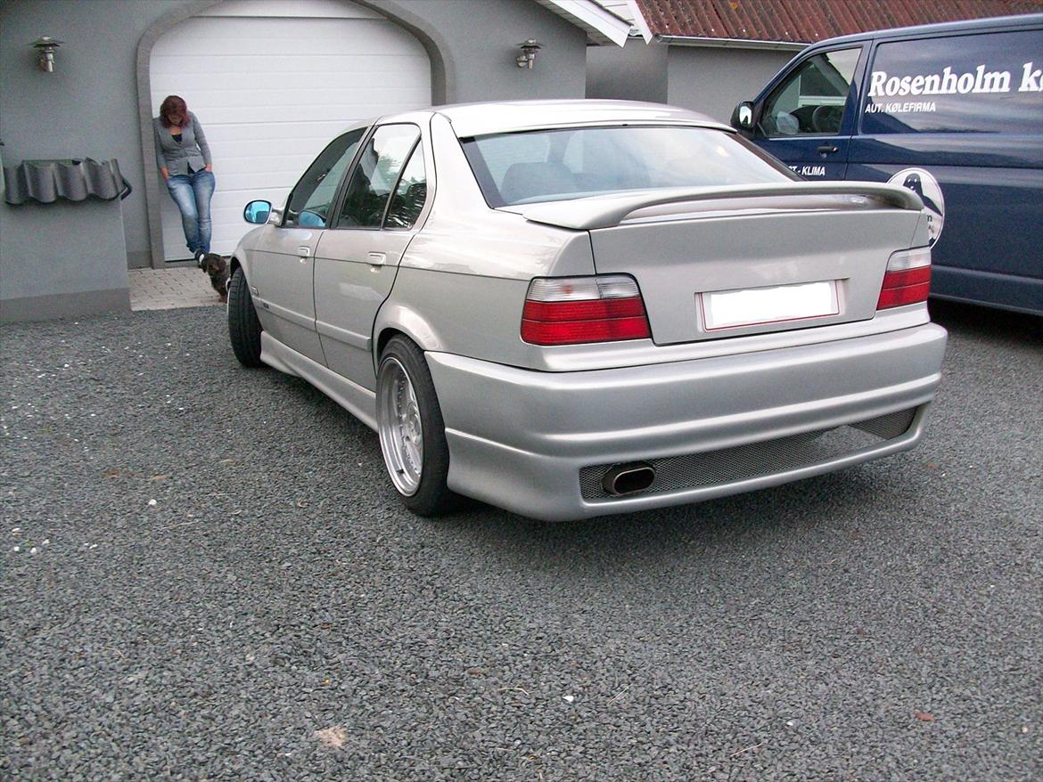 BMW 325i E36 SOLGT. billede 6