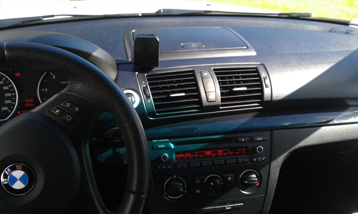 BMW 118D E87 LCI - Så blev der monteret proff cd player billede 11
