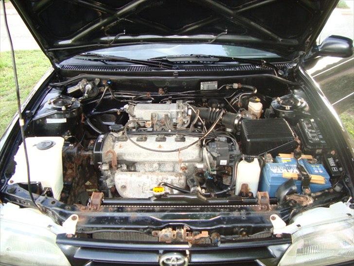 Toyota Corolla 1,3 XLi - Rustent, men holdbart :) billede 10