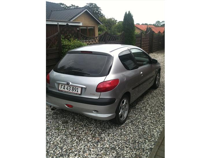 Peugeot 206 GTI billede 1