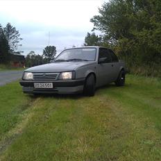 Opel Ascona C 1.6 SH Aut.