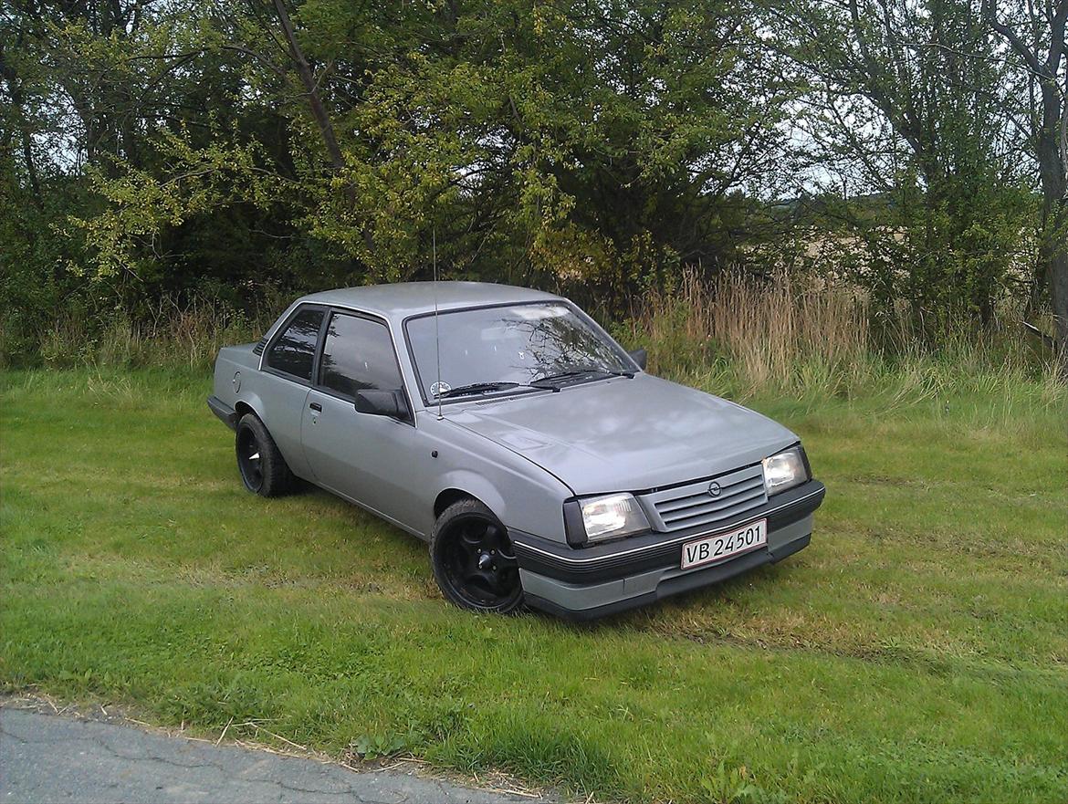 Opel Ascona C 1.6 SH Aut. billede 3