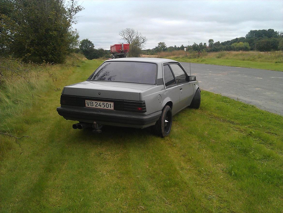 Opel Ascona C 1.6 SH Aut. billede 6