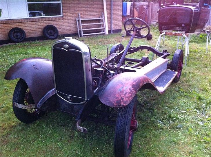 Ford A aka Bad Ass Rod 10,5" - Første gang siden 1931 at karrossen er løftet af chassiset, og det kommer aldrig sammen igen. billede 4