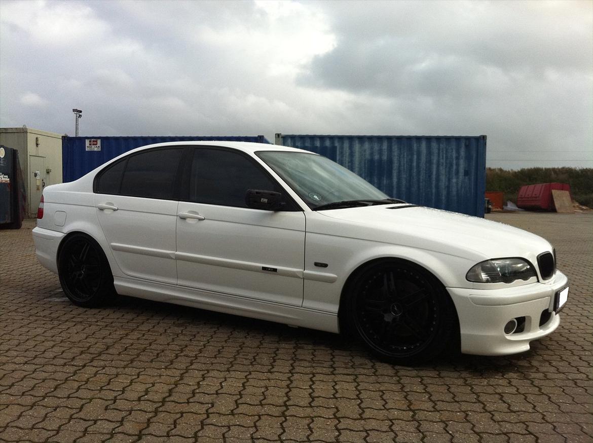 BMW E46 328i 24v "Black & White" billede 1