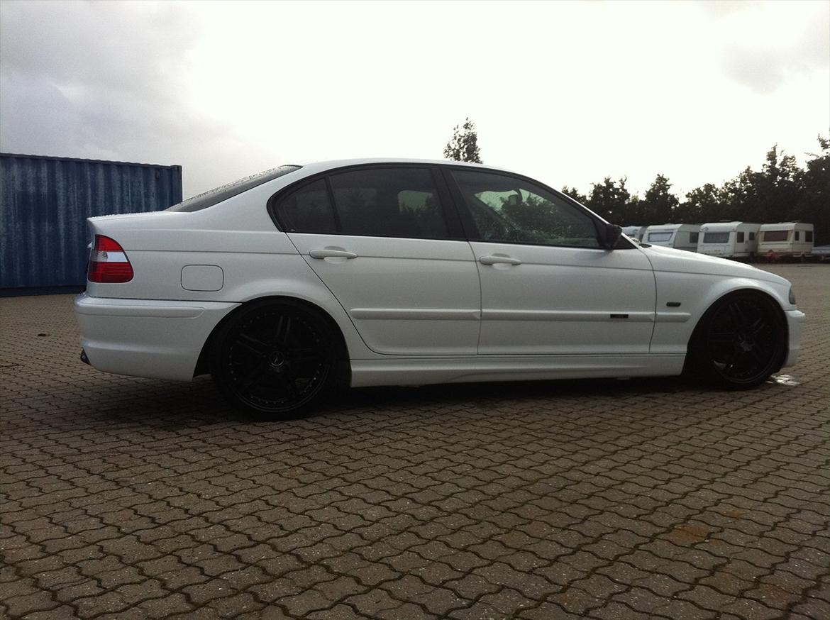 BMW E46 328i 24v "Black & White" billede 3