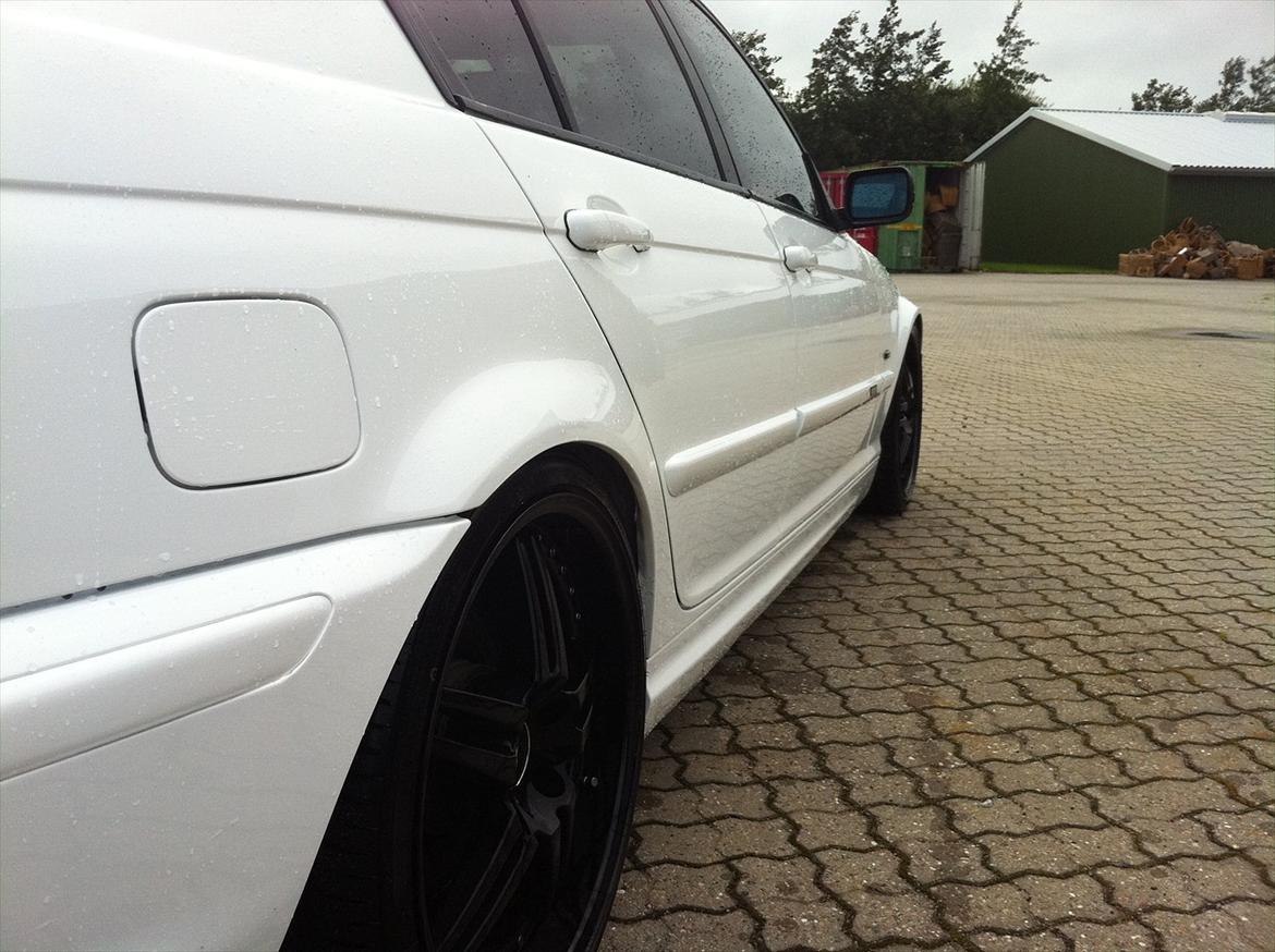 BMW E46 328i 24v "Black & White" billede 4