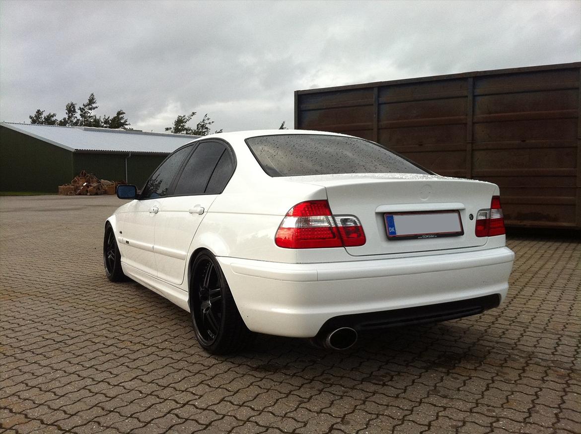 BMW E46 328i 24v "Black & White" billede 6