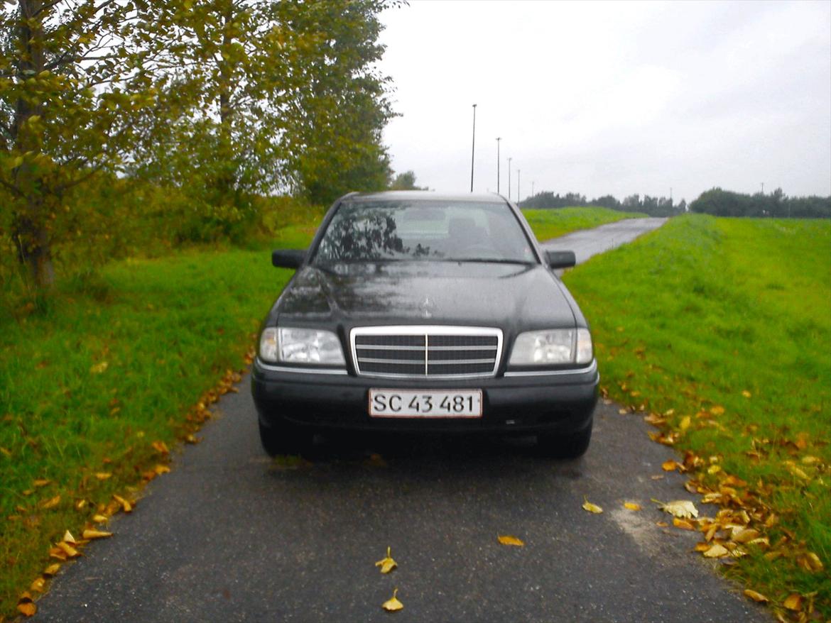 Mercedes Benz C220 D (Mercedes Benz W202) - Front billede 4