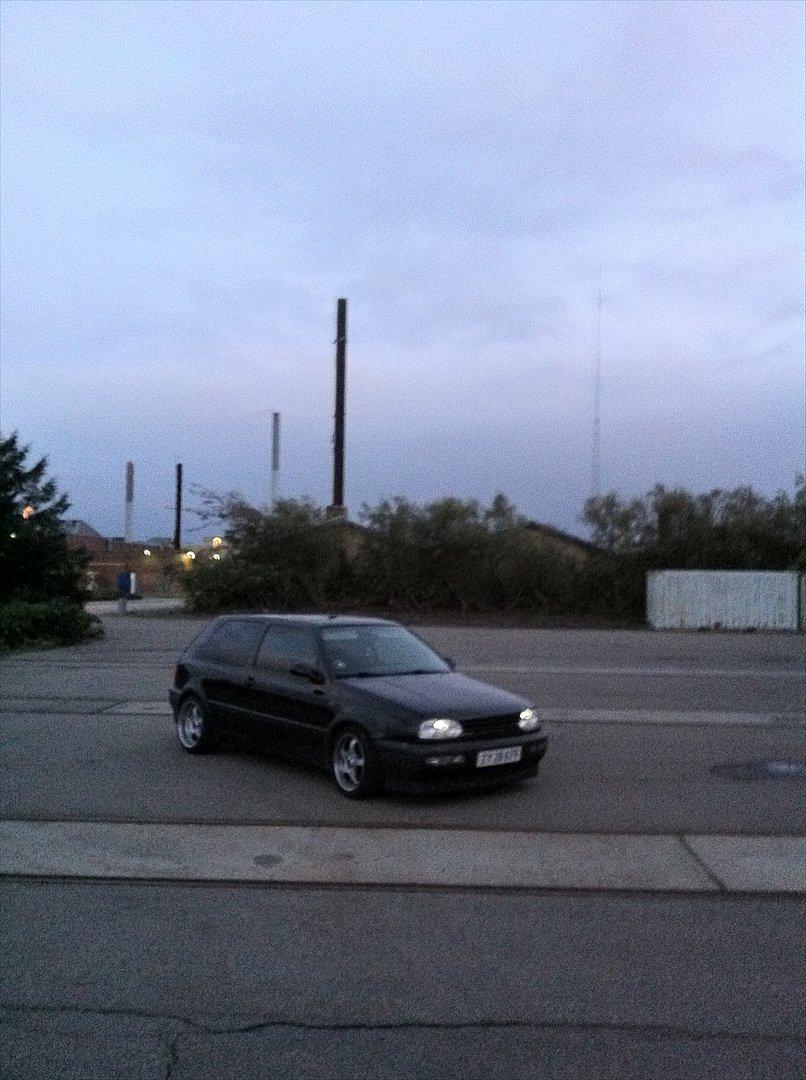 VW Golf 3 1.8 ~SOLGT~ - ved godt billedet ikke er i særlig god kvalitet , men det betyder ikke at den skal afvises fra BG ? billede 13