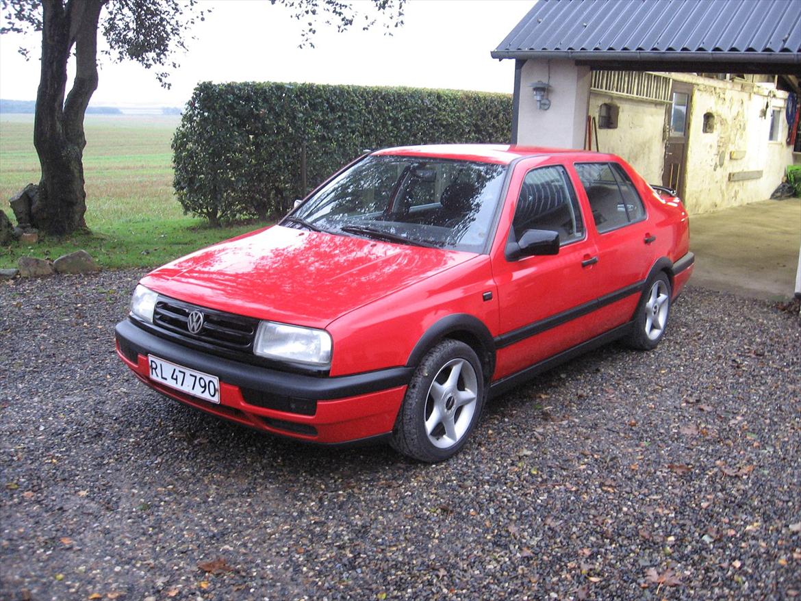 VW Vento 1,8 90HK SOLGT! billede 1