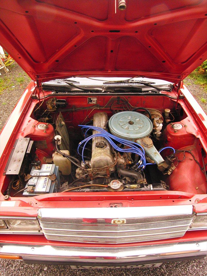 Datsun Laurel C230 - 6 cylinder 2.0 ltr motor som er meget slitesterk, går meget pent. billede 6